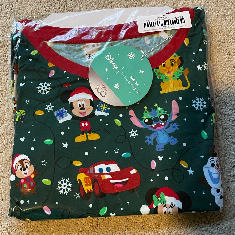Little Sleepies Men’s pajama top Disney Christmas print L